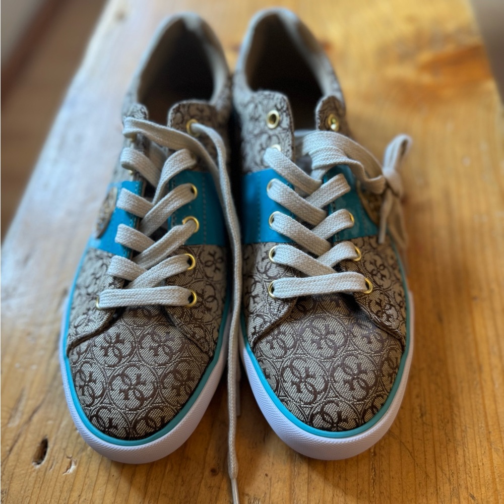 Guess Low Top Brown and Blue Sneakers